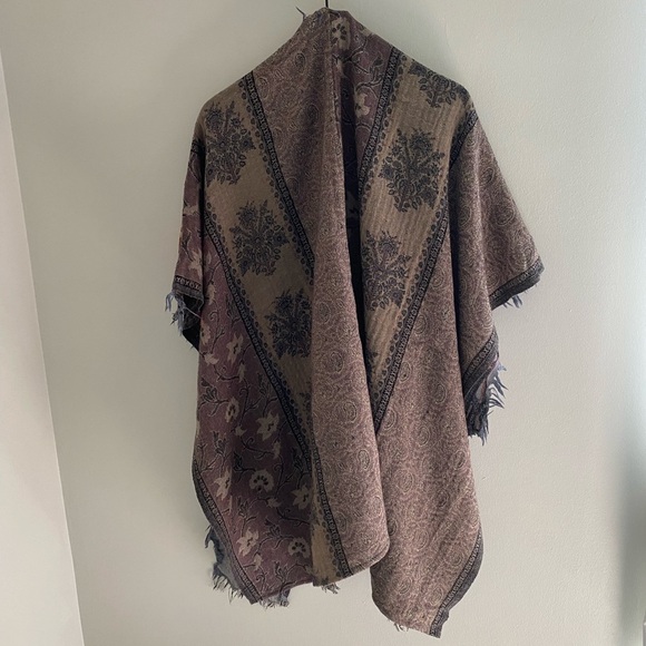 Art‎ to wear Embroidered Pashmina Wool Ruana One size in Mountain Ash - Picture 6 of 8